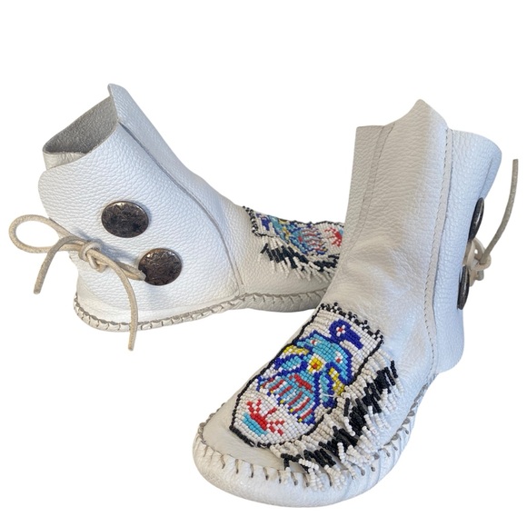 Taos Vintage Native American Hand Beaded Concho Ties Leather Moccasins Sz 9.5 - Picture 4 of 14